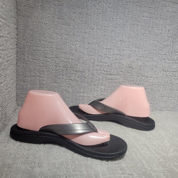 Olukai Ohana Women's Size US 9 Silver Pewter Leather Slip On Flip Flop Sandals - Picture 9 of 10